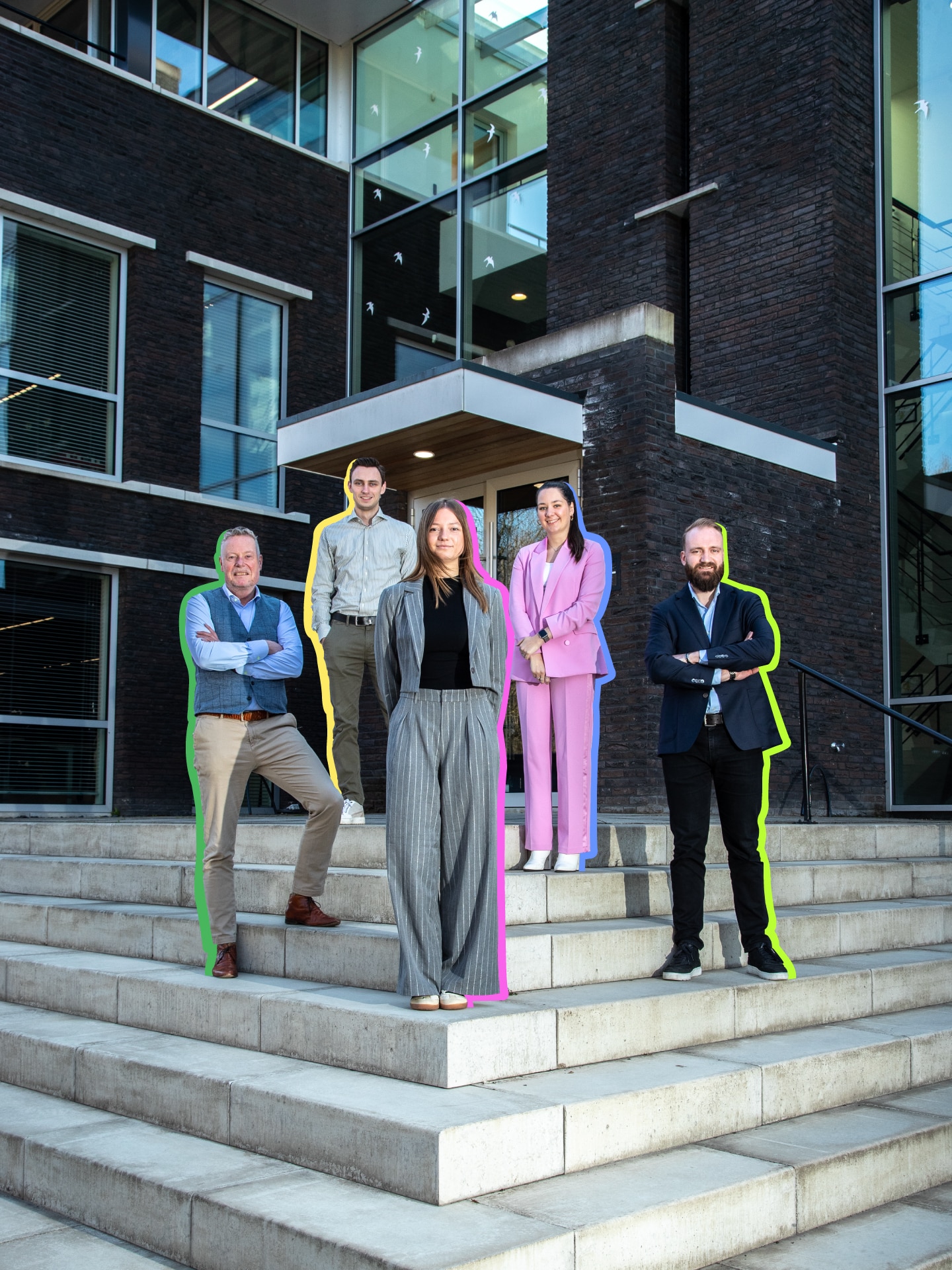 5 van onze Hooglander Advocaten staan voor het hoofdkantoor.